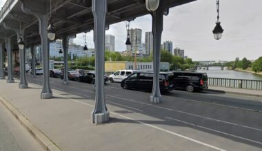 Paris: la passerelle piétonne du pont Bir-Hakeim fermée en raison de craintes d'effondrement