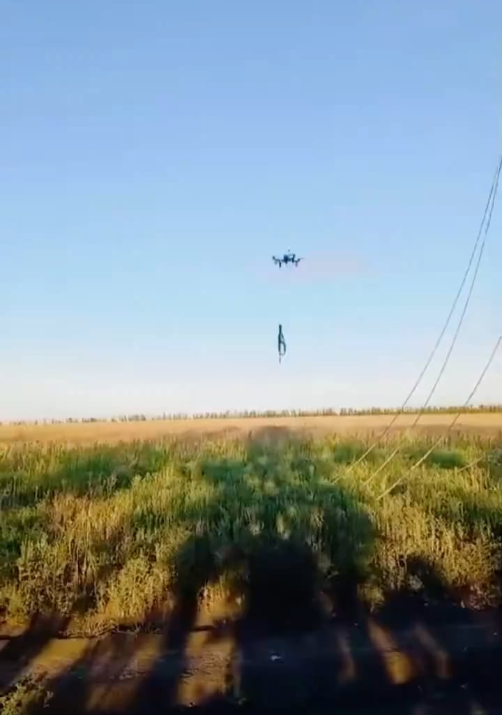 Ukrainian military successfully modified a FPV into a machine-gun drone