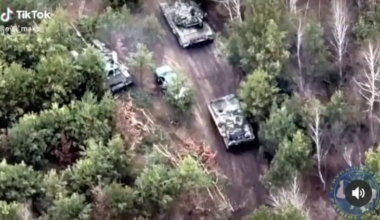 Ukrainian squad scraping tanks. Talked to the very guy recording these!