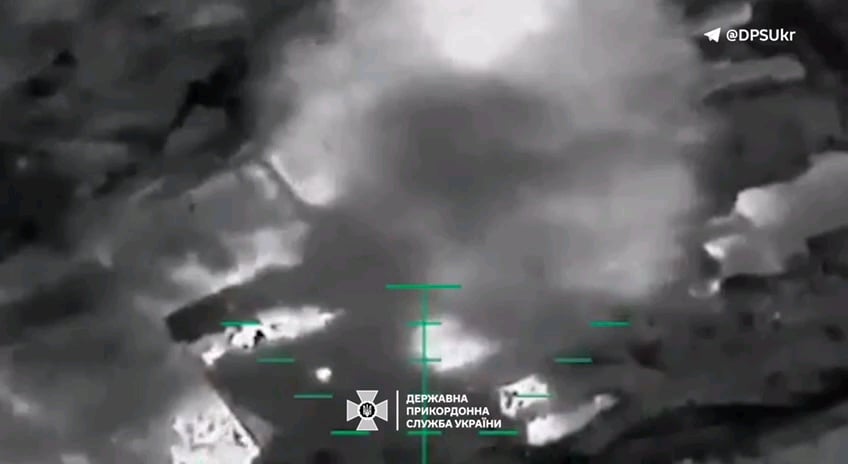 Thermal footage from the Ukrainian Border Guard Service's "Fenix" unit shows a heavy "Vampire" drone strike. The explosion sent a Russian soldier flying.