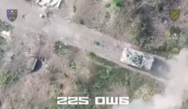 A Russian BMD-4M leads an attack on Ukrainian trenches next to Chasiv Yar and drops off Russian troops before a Ukrainian FPV drone hits it, the attack is repulsed with one Russian soldier captured by the Ukrainians (48.601804, 37.854623)