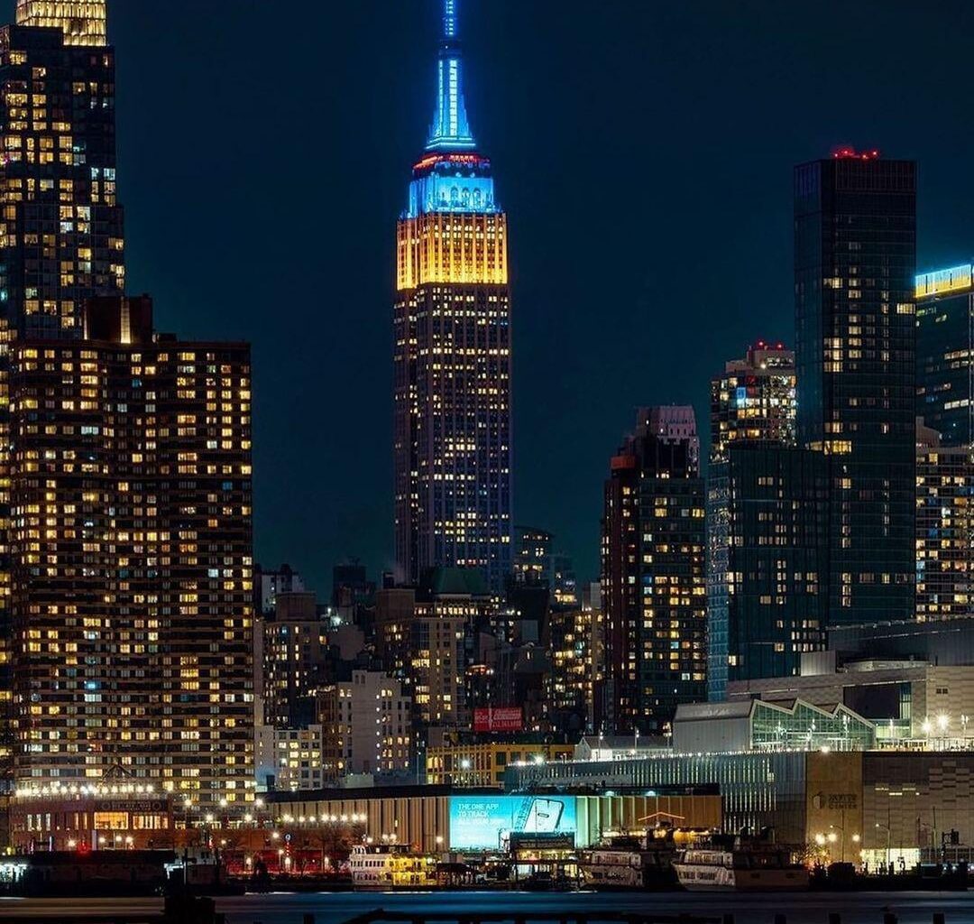 Tonight the Empire State Building in New York City shines blue and yellow in honor of Ukrainian Independence Day