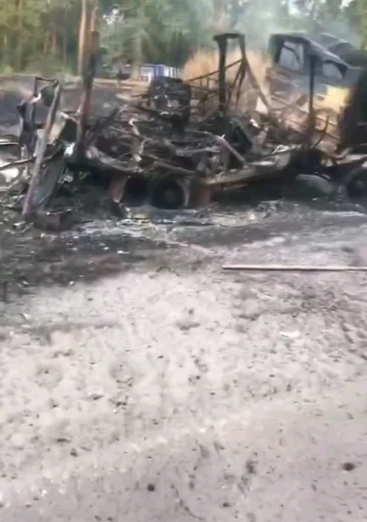 Destroyed column of Russian vehicles and equipment that was supposed to build a pontoon crossing over the Seym River near the village of Zvannoe, Kursk region.