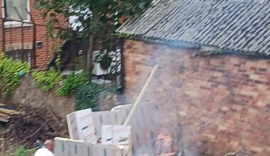 Neighbours making lunch.