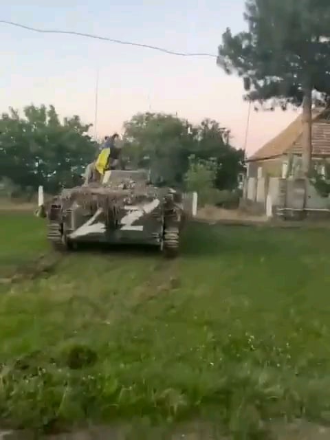 Ukraine troops caputerd a BMP in the kursk region