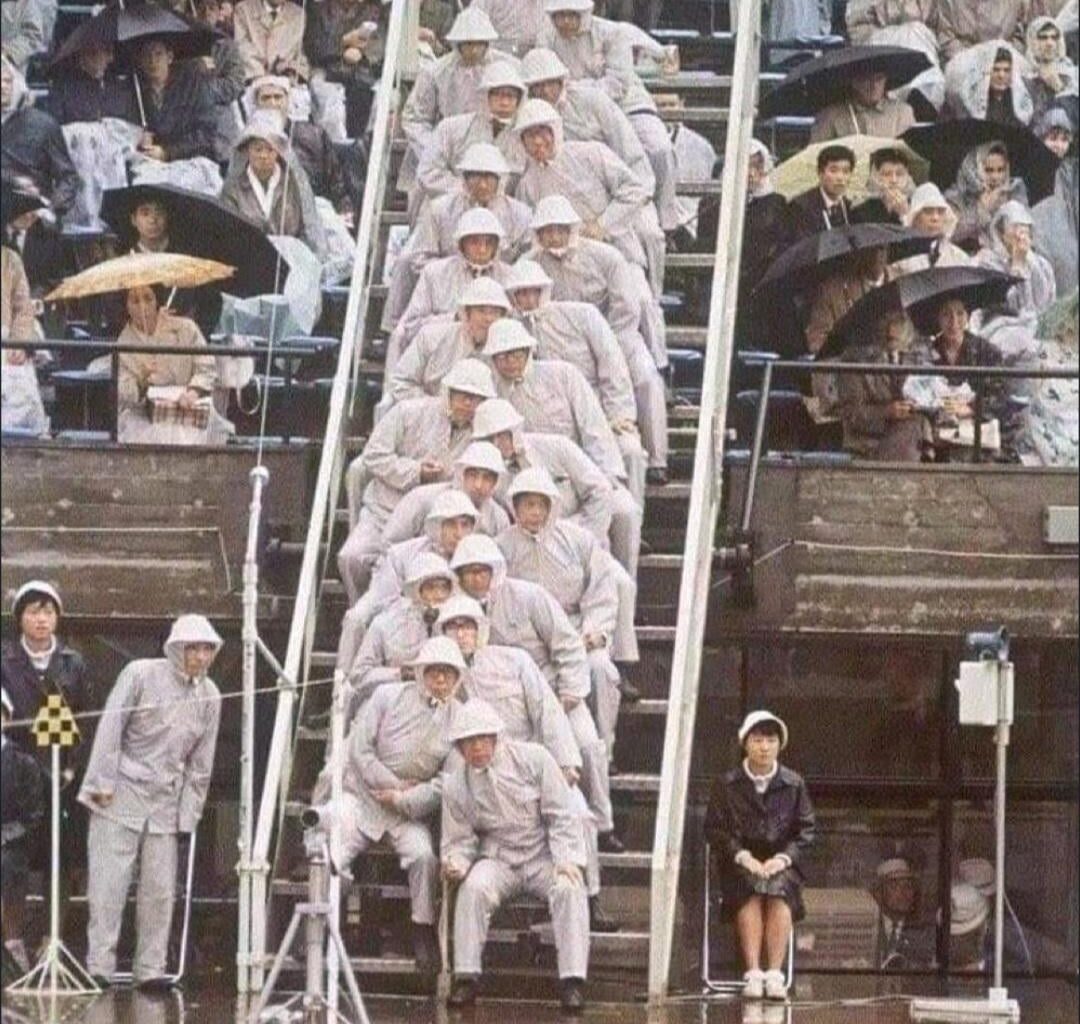 Before the advent of photo finishes, it required 22 people to confirm the final result of the track athletes (1964 Tokyo olympics)