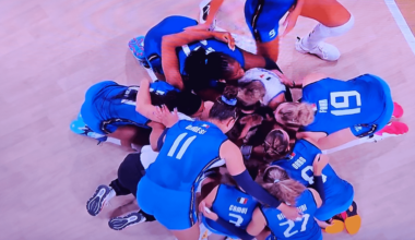 Italy wins gold in women's Volleyball