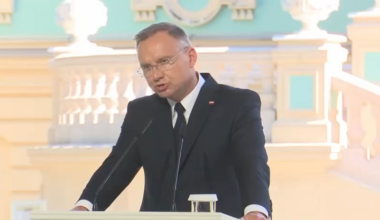 During the press conference of the Presidents of Poland and Ukraine today, Duda said: I promise the Russian soldiers that if they go away, I will call Zelensky and tell him not to bomb them.
Zelensky: I can be busy at the time of the call