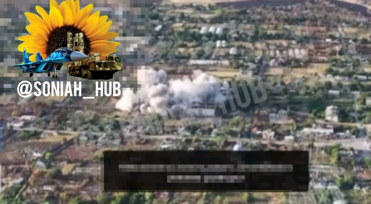 Reconnaissance drone view observing the 40th Tactical Aviation Brigade aircraft dropping two AASM HAMMER bombs on building occupied by Russian troops. Kozachi Laheri, Kherson, Ukraine. Location: (46.70739, 32.97937). Published on August 29, 2024.