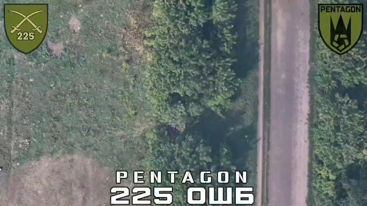 20 Russian infantrymen(likely conscripts) flee from a single drone drop in the Kursk sector. 
Video from the soldiers of the Pentagon unit of the 225th separate assault battalion