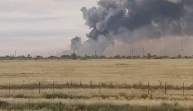 Another footage of Ukrainian drones attacking the "Marinovka" military airfield near the village of Oktyabrsky in the Volgograd region of Russia (find the translated speech of a Russian "reporter" in the comments)