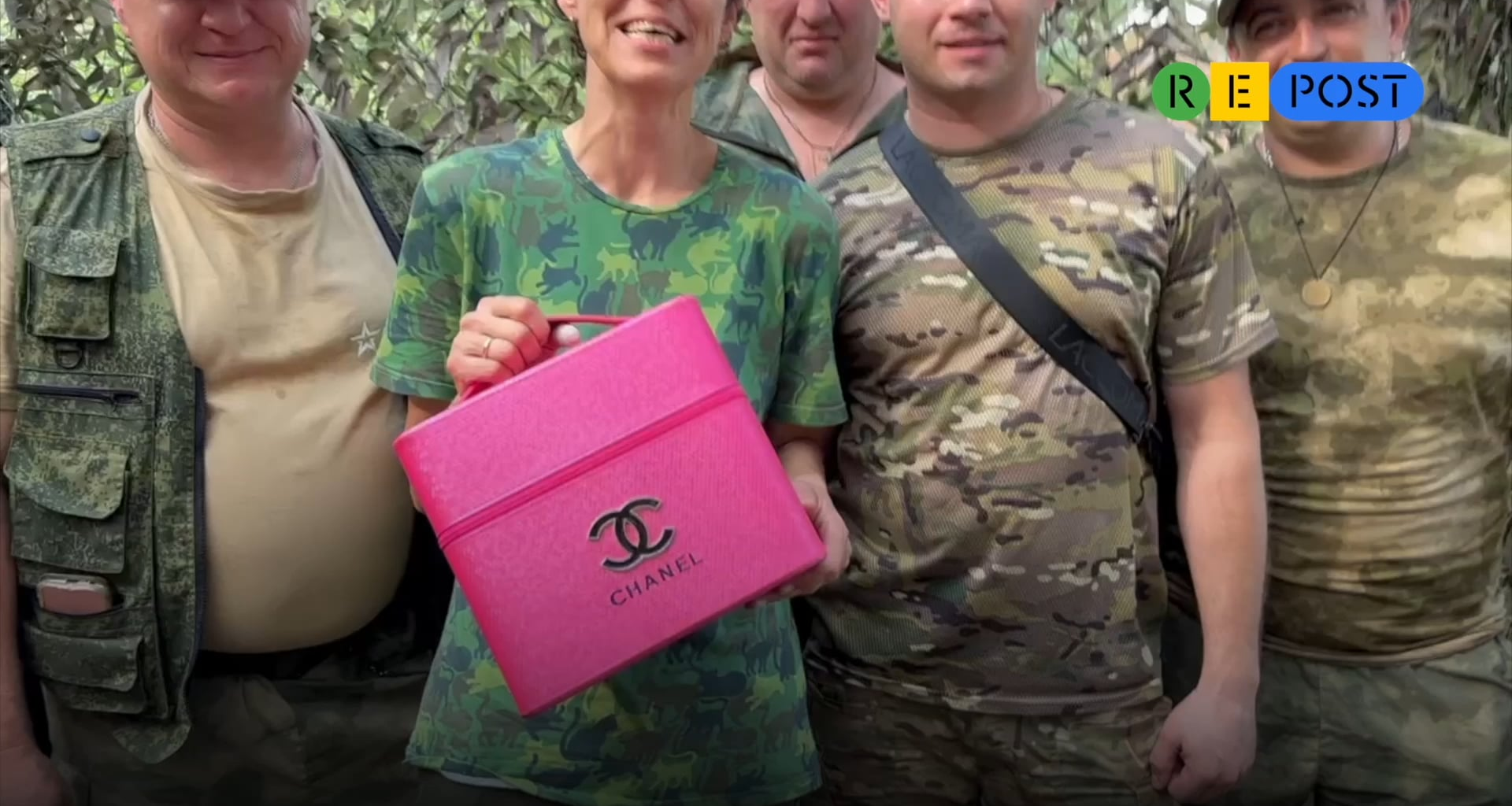 Russian soldiers gifted z-singer Yulia Chicherina a stolen Chanel bag