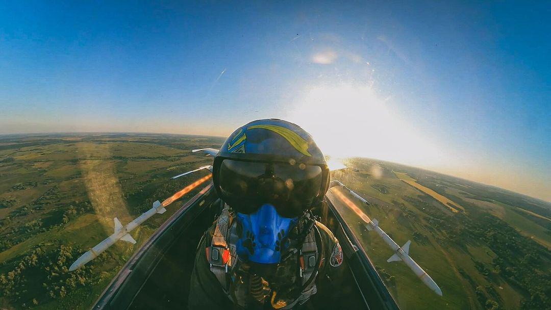 Su-27 from the 831st Tactical Aviation Brigade launching a pair of AGM-88 HARM (High-speed Anti-Radiation Missile) against Russian target. Published on August 21, 2024