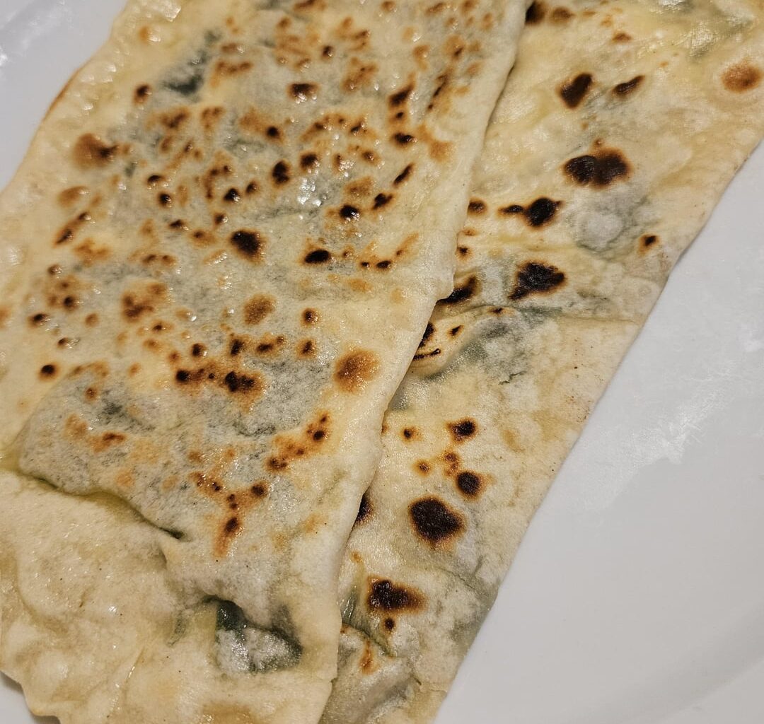 Meine erste Gözleme, füllung: Spinat, Feta, Chilli & Oliven Öl