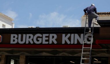 « Gilets jaunes » matraqués dans un Burger King en 2018 : un procès requis contre neuf CRS