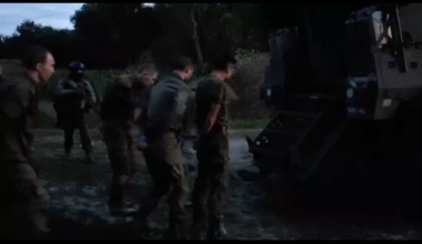 Russian POWs being loaded into a MaxxPro MRAP on the kursk front