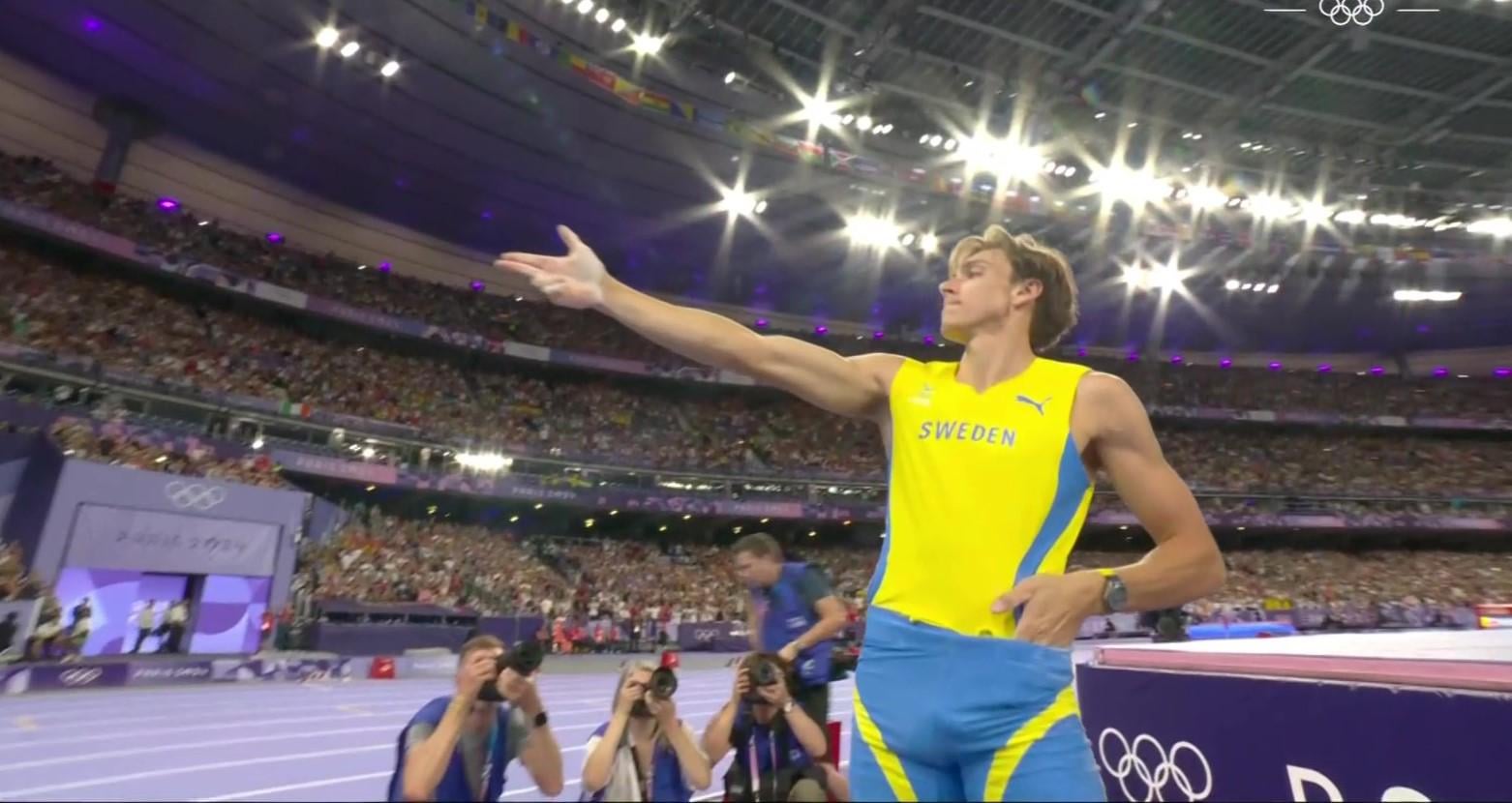 Armand Duplantis did Yusuf Dikec's move after breaking the Olympic record