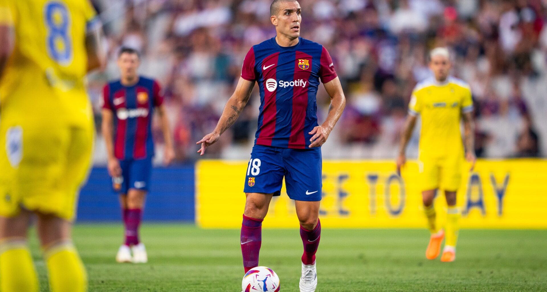 OFFICIAL: Agreement with Girona FC for the loan of Oriol Romeu