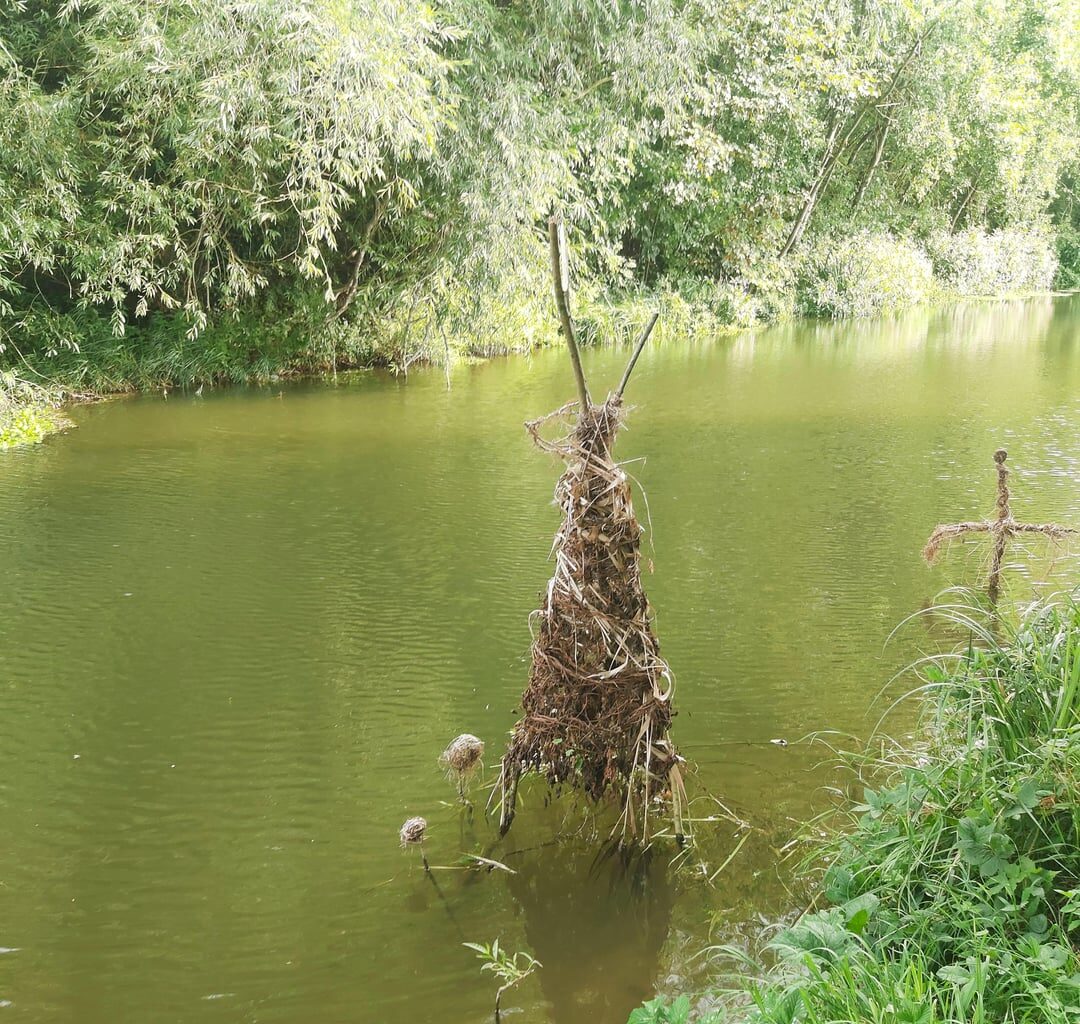 Canal scarecrow or witchcraft?