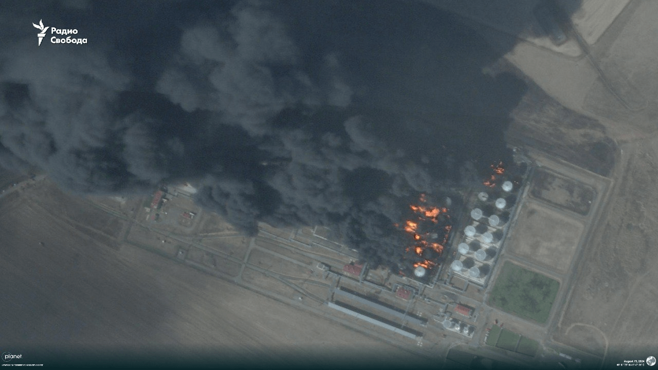 New satellite image of the fire at the Rosrezerv oil depot in the Rostov region: more than 10 fuel tanks are already engulfed in flames-Radio Svoboda(ru) telegram channel (more info in the comments)