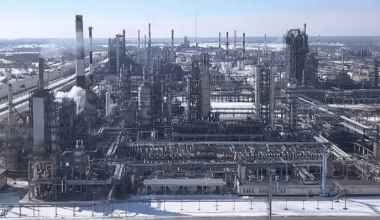 Employees at the Yaroslavl Oil Refinery are currently being evacuated due to the threat of a potential UAV attack. Security forces received information about a possible drone strike, prompting the evacuation of Slavneft-YANOS Oil Refinery personnel to a safe location.