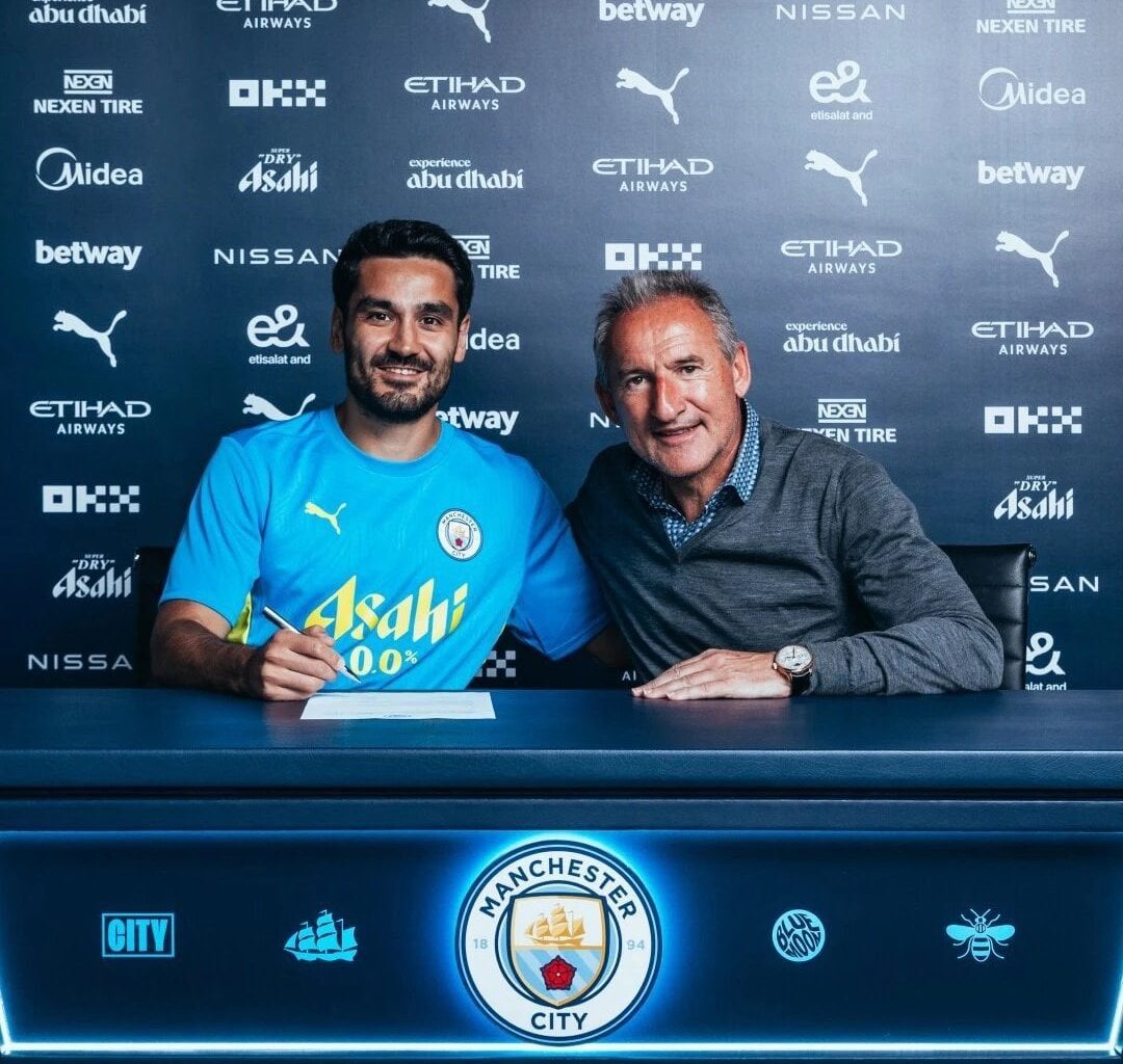 Fabrizio Romano: Official, confirmed. Ilkay Gündogan returns to Manchester City from Barcelona on free transfer. Contract until June 2025 plus option for further season.