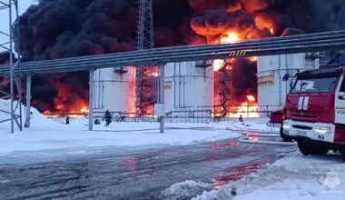 Russie : un incendie consume un dépôt pétrolier depuis trois jours