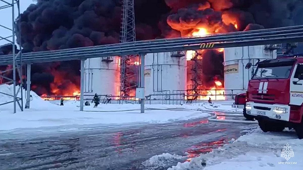 Russie : un incendie consume un dépôt pétrolier depuis trois jours