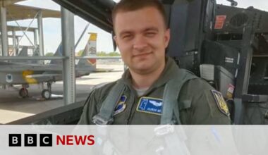 Ukrainian pilot killed in crash flying F-16 fighter jet gifted from Nato allies | BBC News