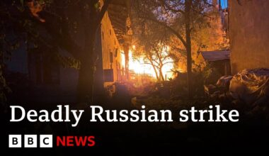 Russian strike on Lviv in Ukraine kills seven | BBC News