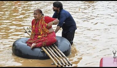 No Comment :  Les fortes pluies de mousson et les inondations font au moins 33 morts en Inde