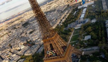 Patrouille de France over Paris