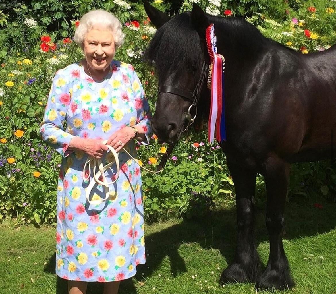 Queen Elizabeth with her final horse, Emma