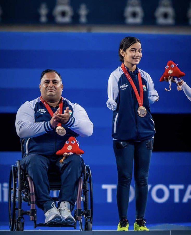 No legs, no hands, Olympic medals around their neck. Rakesh Kumar and Sheetal Devi from India won a bronze medal in Mixed Team Compound Archery.