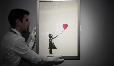 Deux hommes inculpés pour le vol de l'œuvre "Girl with Balloon" de Banksy à Londres