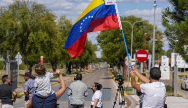 Venezuela’s Presidential Contender Flees, and Hopes for Democracy Dim