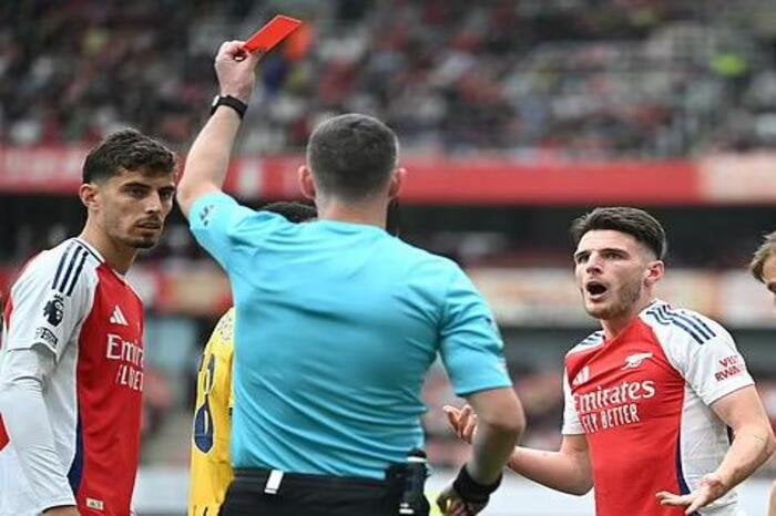 Premier League panel concludes referee Kavanagh was right to issue Arsenal's Declan Rice a red card against Brighton