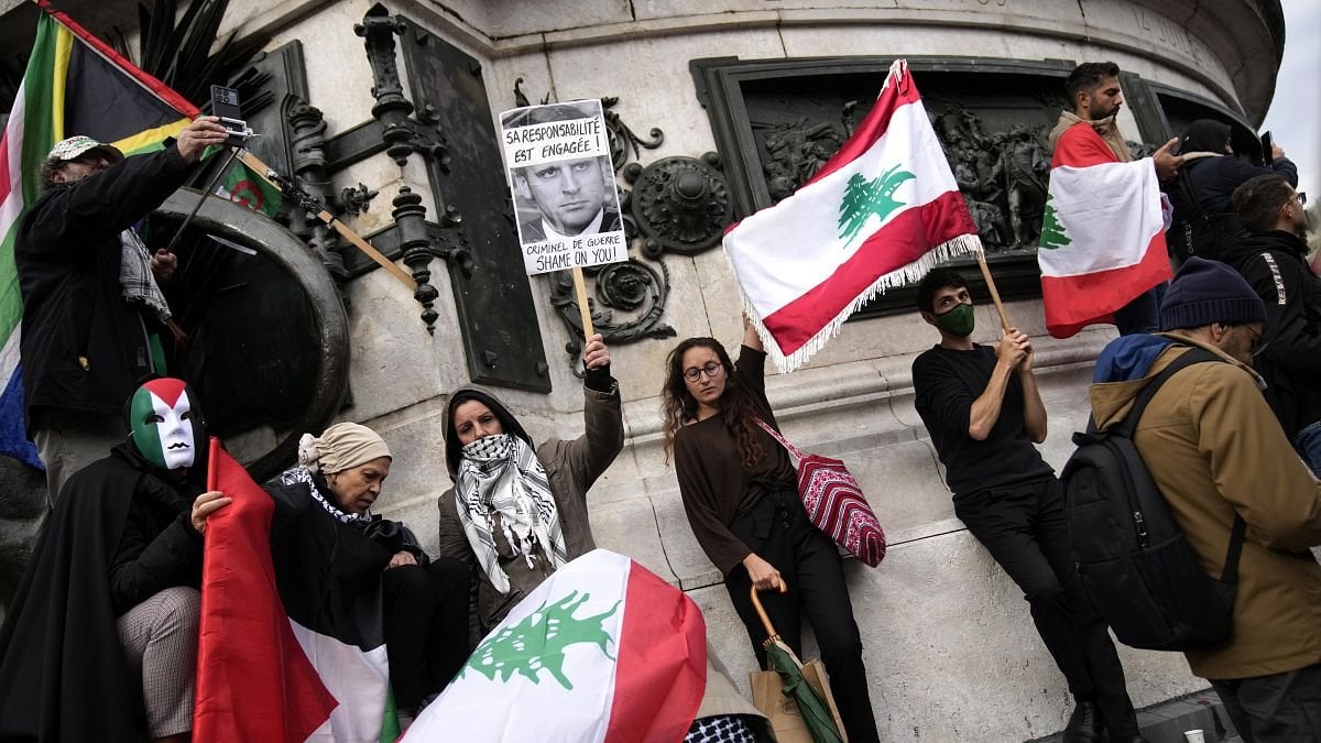 Des manifestants à Paris demandent l'arrêt des frappes aériennes israéliennes sur le Liban