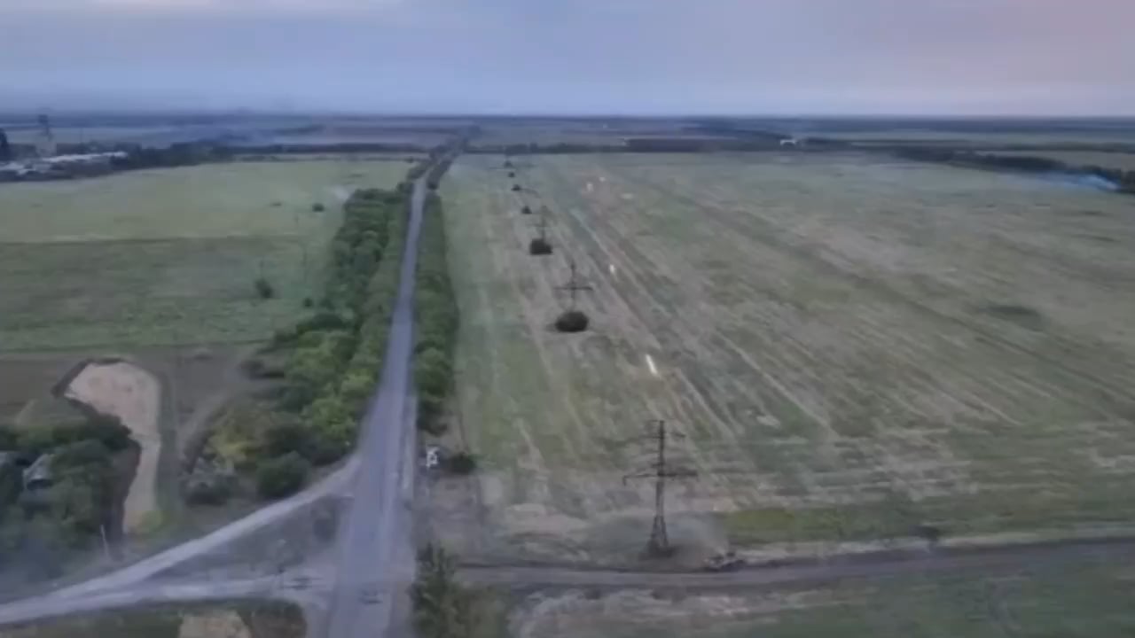 Ukrainian APC fires on the positions of Russian infantry, Pokrovsky direction