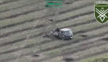 Ukrainian 68th Jaeger Brigade's drone pilot flew a FPV kamikaze drone into Russian infantry sitting in the back of a mini pickup truck, parked in a field. Published September 6, 2024