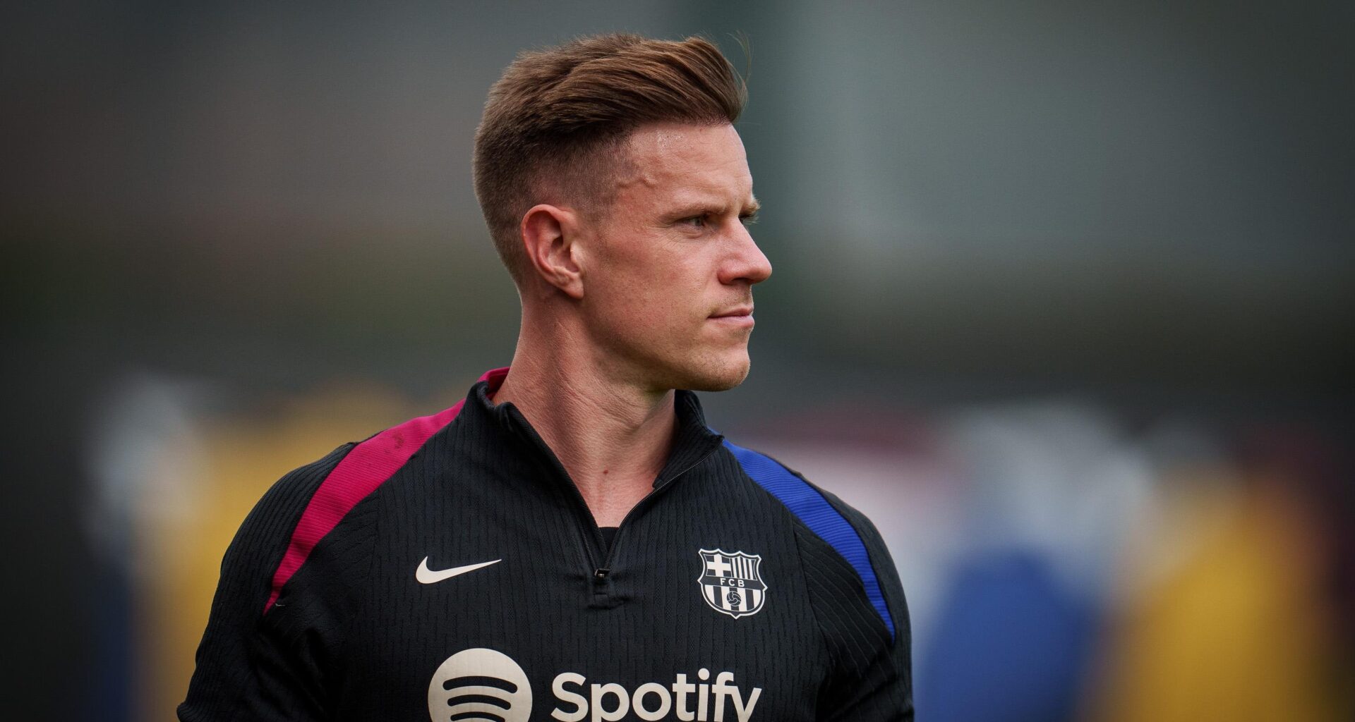 Tests carried out on the first team player Marc ter Stegen confirm that he has a complete rupture of the patella tendon in his right knee. On Monday afternoon he will undergo a surgical process and once complete a new update will be released.