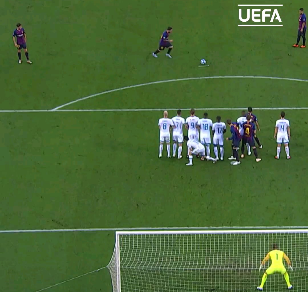 Lionel Messi spectacular Freekick Goal in the UCL for Barcelona vs PSV.