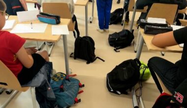 Rentrée 2024 : les portables au placard dans des collèges en France