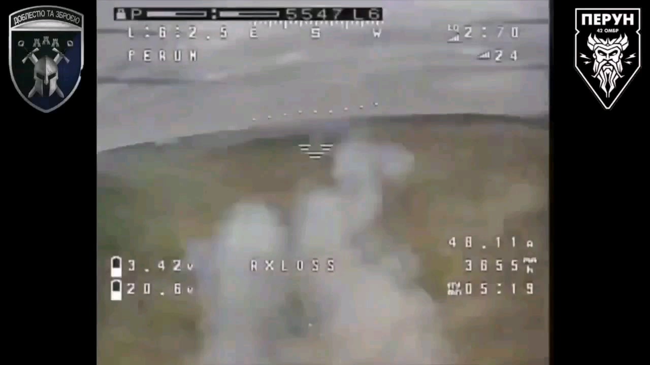 AFU pilot destroying Russian positions in the Kupyansk region using a thermite drone.