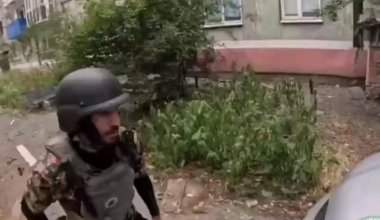 UA POV - Russian soldier releases the Ukrainian volunteers who evacuated civilians to Pokrovsk. Location - Ukrainsk