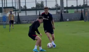 Frenkie and Gavi battling out on training grounds