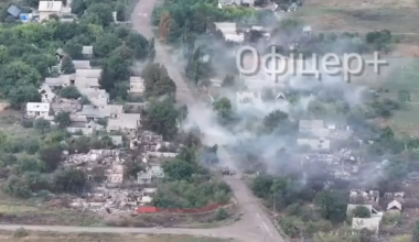 Ukrainian troops from the "Shkval" battalion of the 59th OMpBr entered Halytsynivka in a BMP-2 and dismount while the vehicle provides covering fire [September 2024]