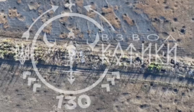 Ukrainian drone operators successfully destroyed a Russian Mavic drone by dropping a grenade with pinpoint accuracy.