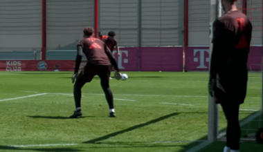 [FC Bayern] Vincent Kompany participated in the team training today playing as a centre back.