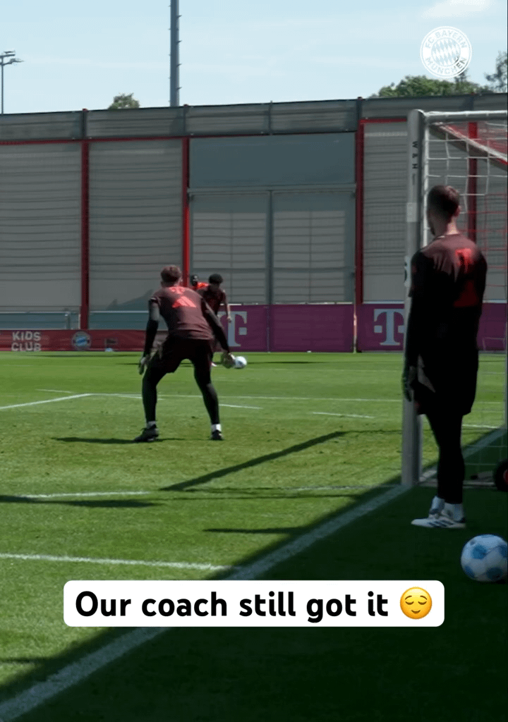 [FC Bayern] Vincent Kompany participated in the team training today playing as a centre back.